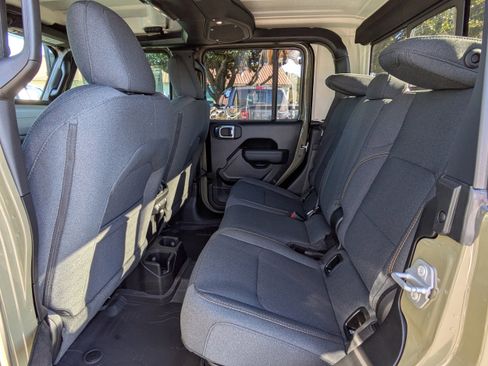 New 2026 Jeep Gladiator Sport image 15