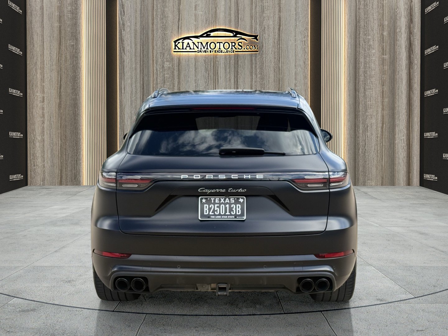 Used 2021 Porsche Cayenne Turbo AWD/4WD image 10