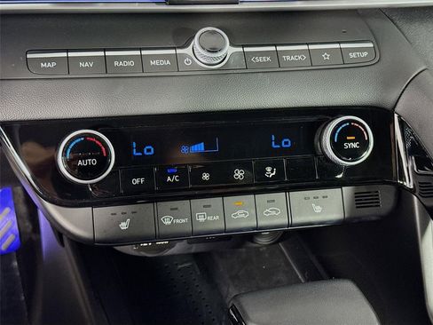 Certified 2023 Hyundai Elantra Limited w/ Cargo Package FWD image 18