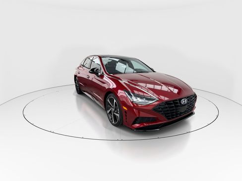 Used 2023 Hyundai Sonata SEL Plus image 2