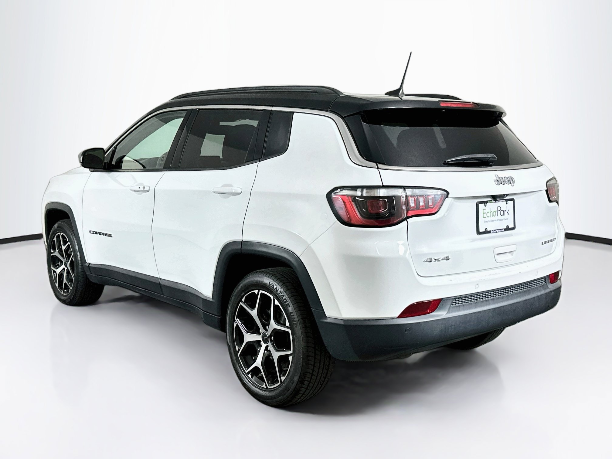 Used 2025 Jeep Compass Limited AWD/4WD image 5