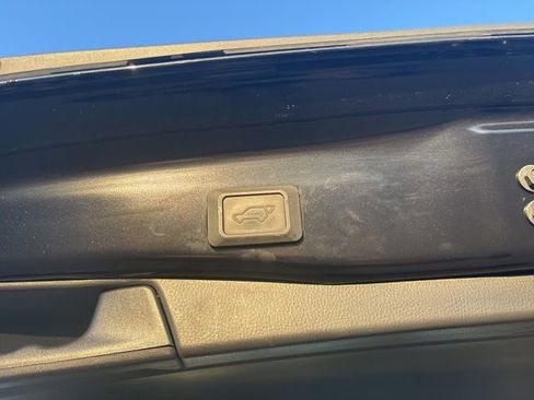 Used 2021 Toyota RAV4 XLE image 17