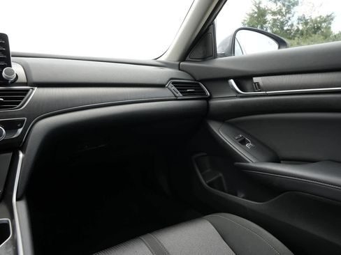 Used 2018 Honda Accord EX image 8
