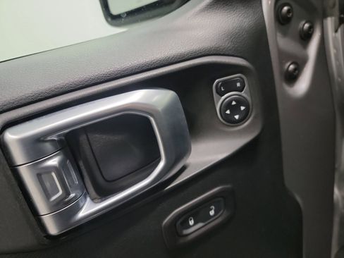 Used 2018 Jeep Wrangler Sport S image 14