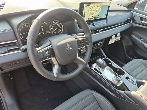New 2026 Mitsubishi Outlander SE FWD image 16
