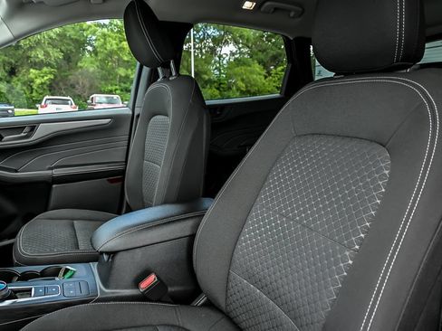 Certified 2023 Ford Escape Active AWD/4WD image 16