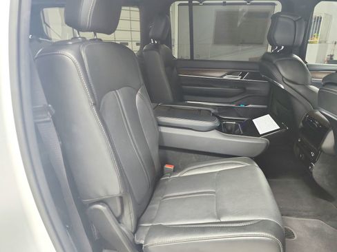 Used 2023 Jeep Grand Wagoneer 4WD image 41