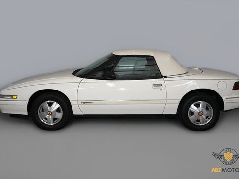Used 1990 Buick Reatta Convertible FWD image 5