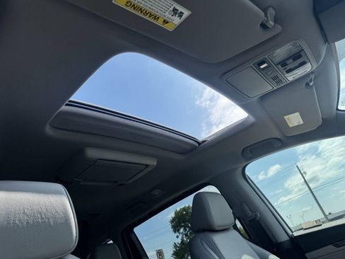 Used 2023 Honda Odyssey Touring image 18