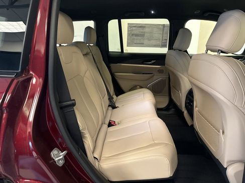 New 2026 Jeep Grand Cherokee Limited AWD/4WD image 42