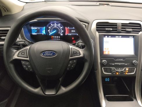 Used 2019 Ford Fusion SE FWD image 22