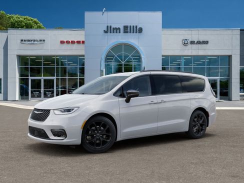 New 2026 Chrysler Pacifica Select w/ S Appearance Package FWD image 2