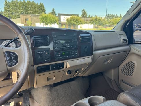 Used 2006 Ford F350 Lariat AWD/4WD image 4
