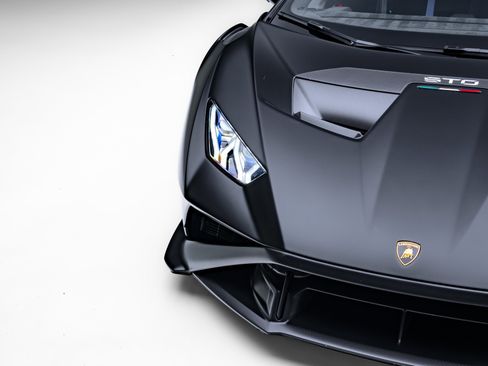 Used 2022 Lamborghini Huracan STO image 11