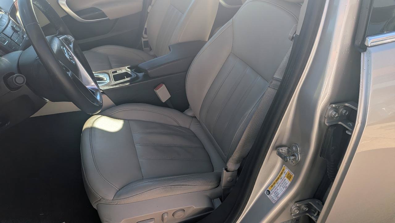Used 2013 Buick Regal Premium FWD image 9