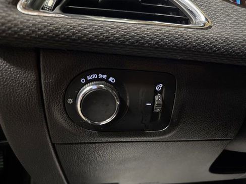 Used 2016 Chevrolet Cruze LT FWD image 10