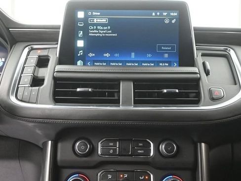 Used 2022 Chevrolet Tahoe Z71 w/ Luxury Package AWD/4WD image 12