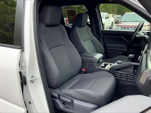 Used 2024 Toyota Tacoma SR5 AWD/4WD image 20