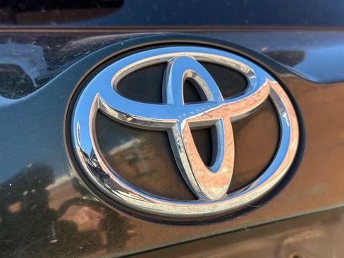 Used 2013 Toyota RAV4 XLE AWD/4WD image 10