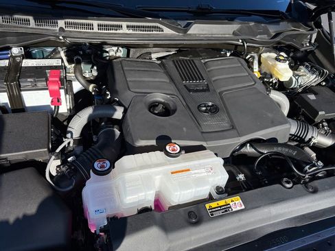 Used 2025 Toyota Tundra Limited image 14
