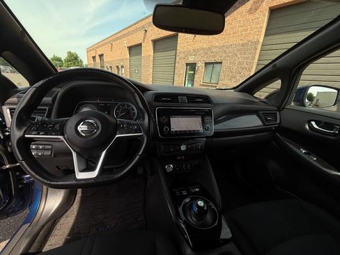 Used 2018 Nissan Leaf SV w/ SV Technology Package FWD image 10