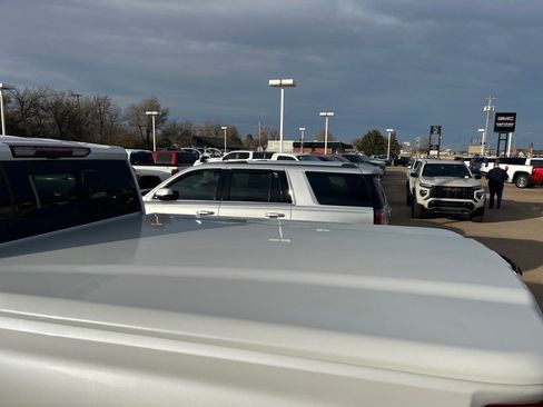 Used 2022 Chevrolet Silverado 2500 High Country w/ Z71 Off-Road Package image 17