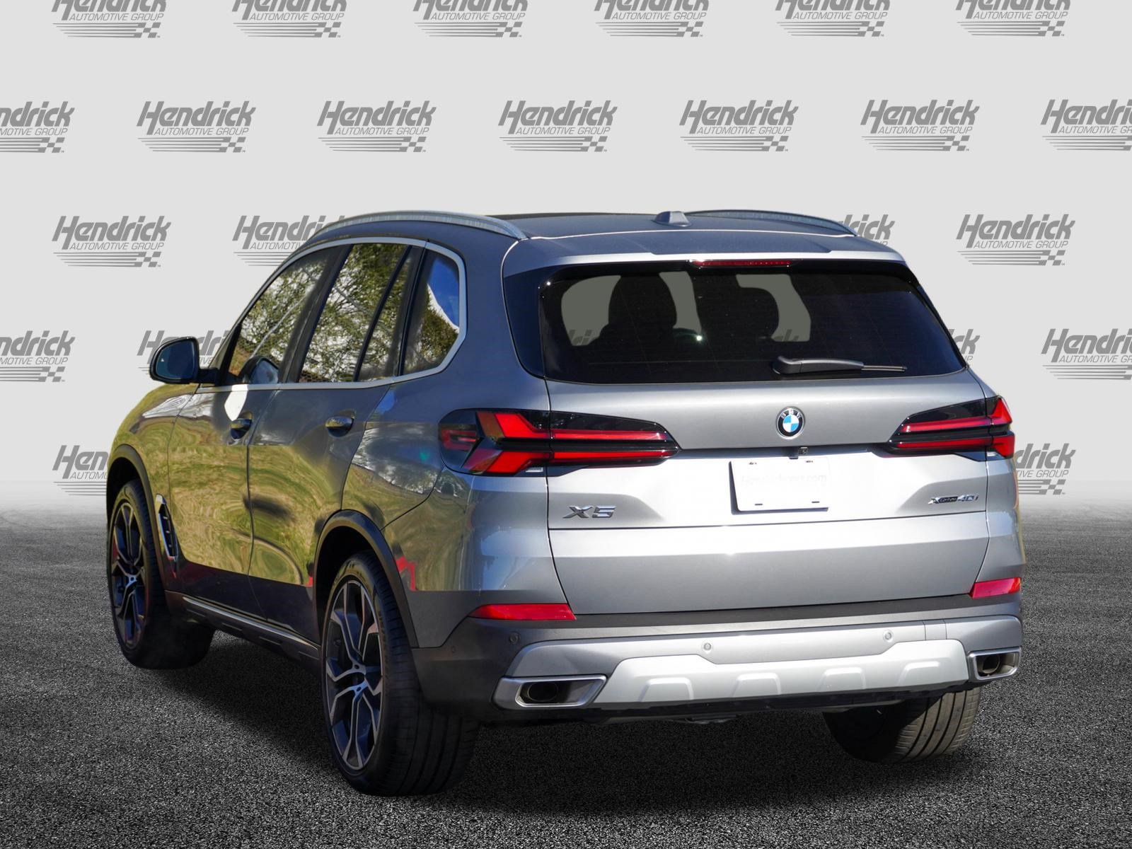 Used 2024 BMW X5 xDrive40i w/ Premium Package AWD/4WD image 6