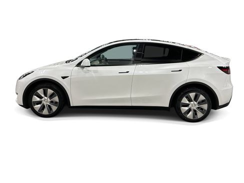 Used 2023 Tesla Model Y Long Range AWD/4WD image 3