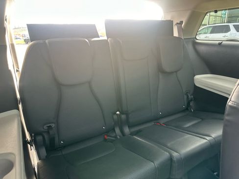 Used 2024 Kia Carnival SX Prestige image 17