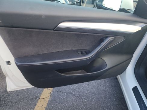 Used 2023 Tesla Model 3 Standard Range image 16