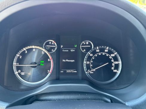 Used 2023 Lexus GX 460 Premium w/ Accessory Package AWD/4WD image 18