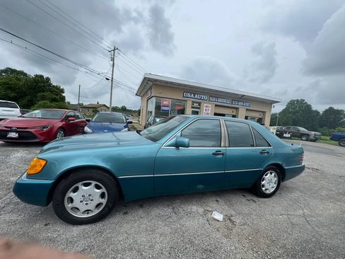 Used 1992 Mercedes-Benz 400 E image 3
