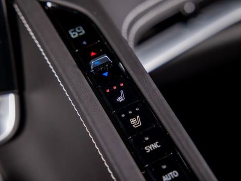 Used 2025 Chevrolet Corvette Z06 image 12