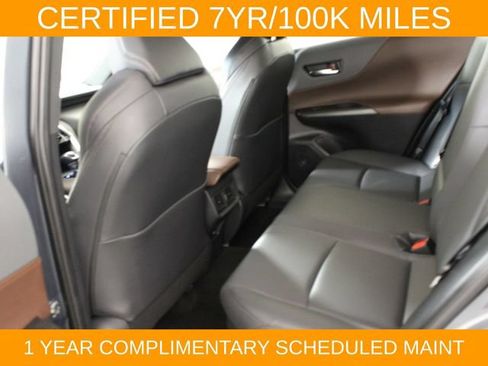Used 2024 Toyota Venza XLE AWD/4WD image 11