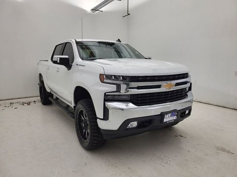 Used 2020 Chevrolet Silverado 1500 LT w/ Convenience Package image 12