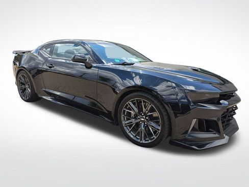 Used 2017 Chevrolet Camaro ZL1 RWD image 6
