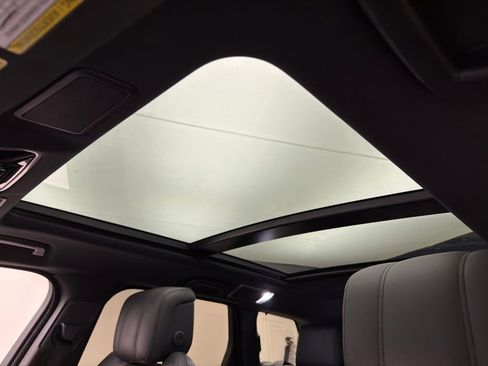 Used 2022 Land Rover Range Rover Sport HSE Silver Edition image 8