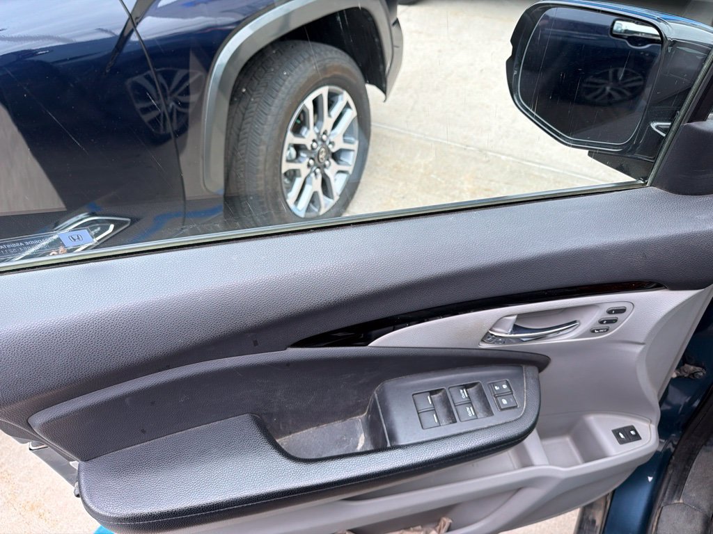Used 2016 Honda Pilot Touring image 10