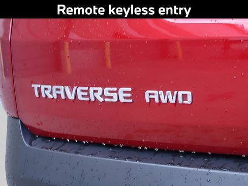 Used 2023 Chevrolet Traverse LT image 9