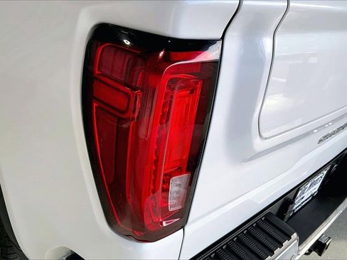 Used 2020 GMC Sierra 1500 SLT w/ SLT Premium Plus Package image 29