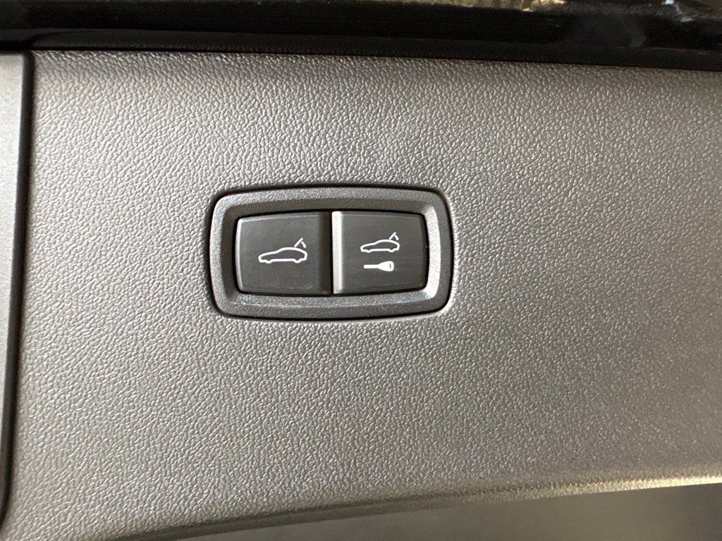 Certified 2024 Porsche Cayenne Coupe AWD/4WD image 21