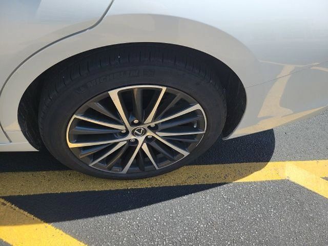 Used 2023 Lexus ES 250 w/ Premium Package AWD/4WD image 21