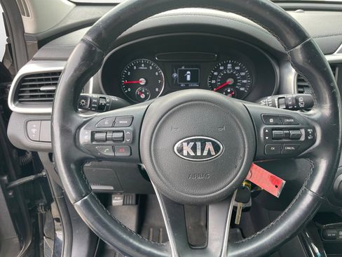 Used 2016 Kia Sorento EX image 12