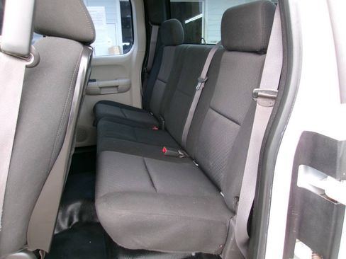 Used 2011 Chevrolet Silverado 2500 W/T AWD/4WD image 13