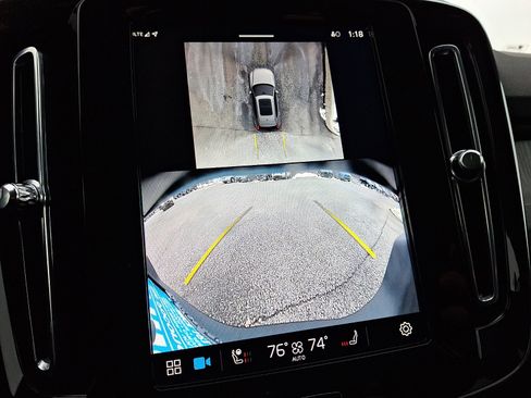 Certified 2025 Volvo XC40 B5 Plus image 19