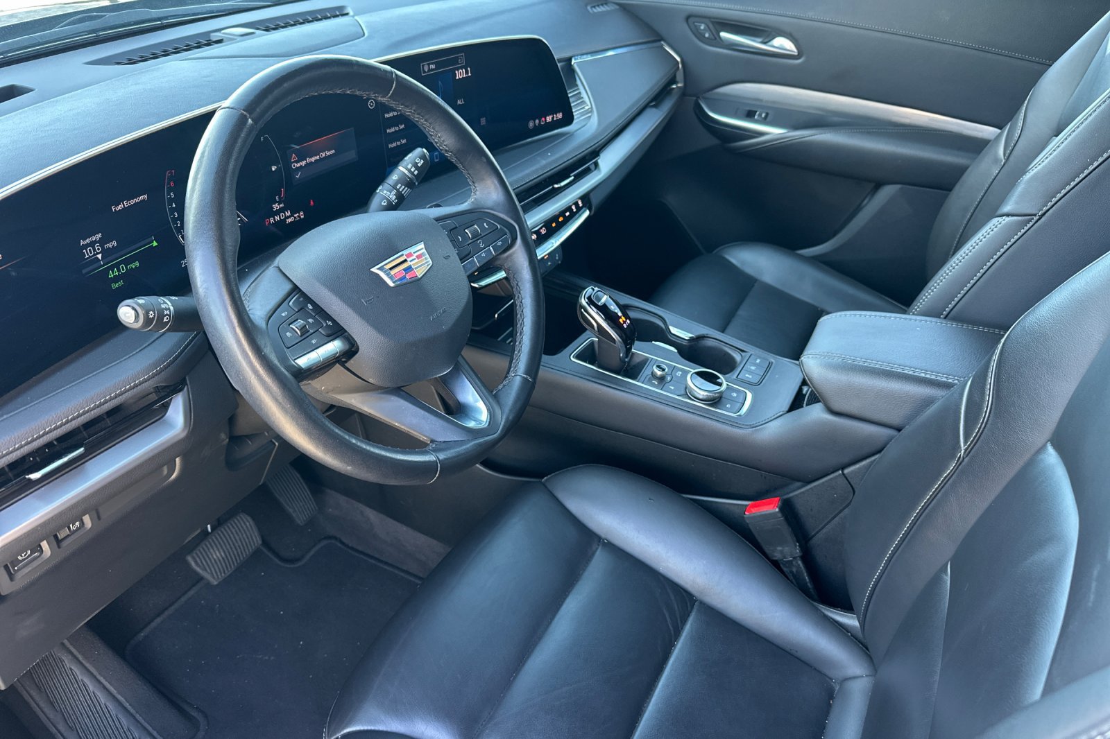 Used 2025 Cadillac XT4 Premium Luxury w/ Cold Weather Package AWD/4WD image 10