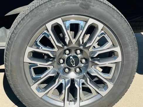 Used 2022 Chevrolet Silverado 1500 LTZ w/ LTZ Convenience Package II image 7