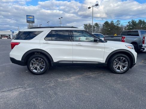 Used 2023 Ford Explorer XLT w/ Equipment Group 202A image 10