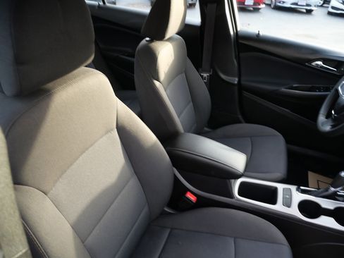 Used 2017 Chevrolet Cruze LS image 29