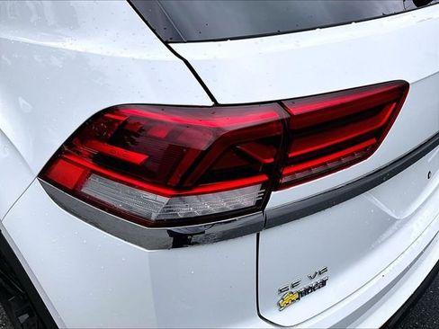 Used 2023 Volkswagen Atlas Cross Sport SE AWD/4WD image 31